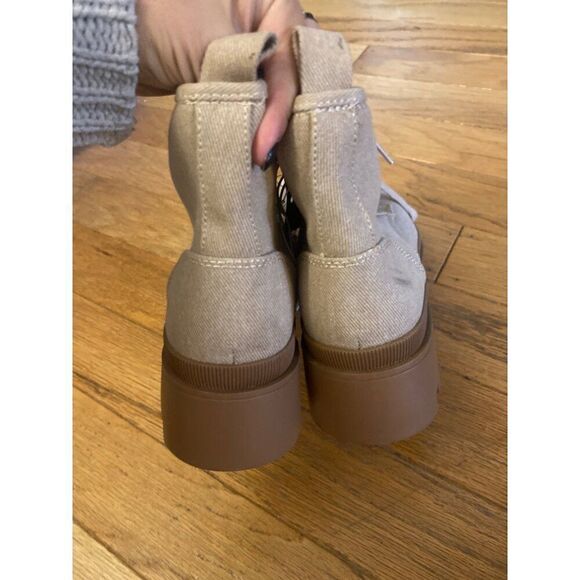 NWT Universal Thread women's tan Canvas Lace-Up Ankle Boots With Side Zipper 9.5 - Picture 4 of 6